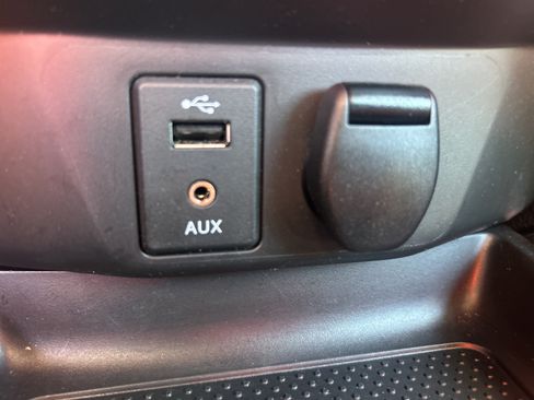 Used 2018 Nissan Rogue Sport S FWD image 31
