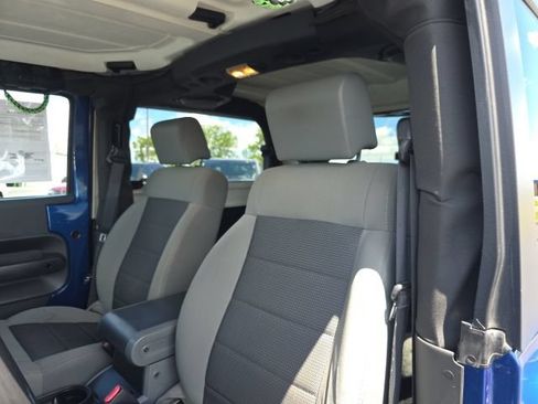 Used 2010 Jeep Wrangler Sahara w/ Dual Top Group AWD/4WD image 13