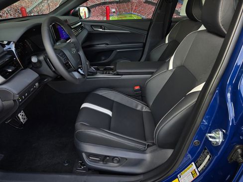 Certified 2026 Toyota Camry SE w/ Convenience Package FWD image 15