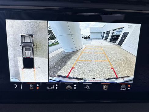 Certified 2025 GMC Sierra 1500 AT4 image 14