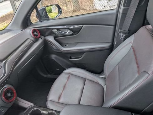 Used 2022 Chevrolet Blazer RS w/ Enhanced Convenience Package AWD/4WD image 17