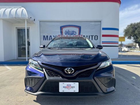 Used 2022 Toyota Camry SE image 9