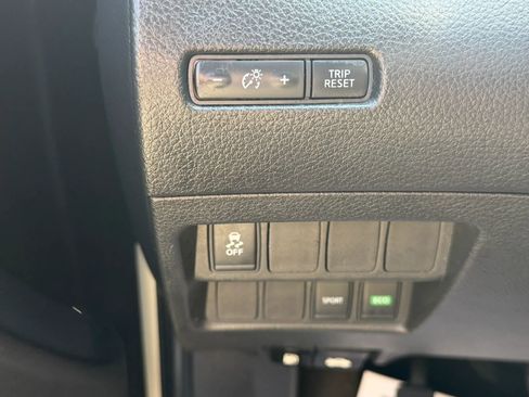 Used 2017 Nissan Rogue S FWD image 19
