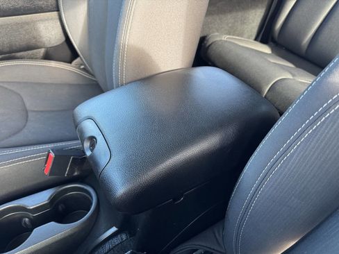 Used 2016 Jeep Wrangler Sahara w/ Dual Top Group image 21