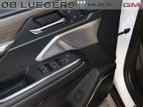 Certified 2025 GMC Acadia Denali w/ Super Cruise Package image 9