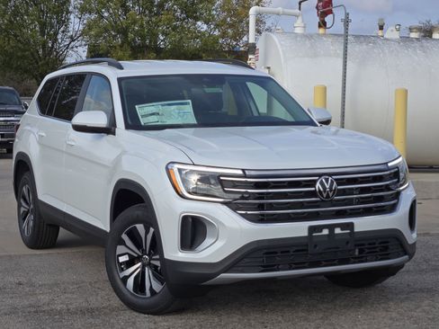 New 2026 Volkswagen Atlas SE image 2