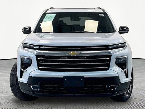 Used 2025 Chevrolet Traverse High Country w/ LPO, Floor Liner Package AWD/4WD image 2