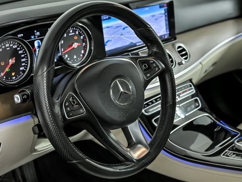 Used 2017 Mercedes-Benz E 300 4MATIC image 21