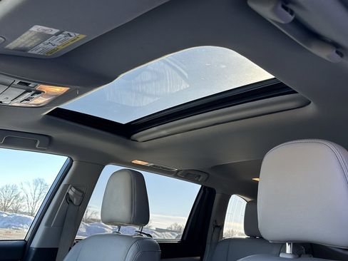 Used 2018 Toyota Highlander XLE image 22