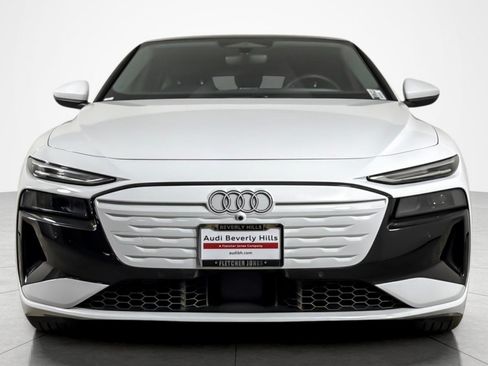 Used 2025 Audi A6 e-tron Premium RWD image 8