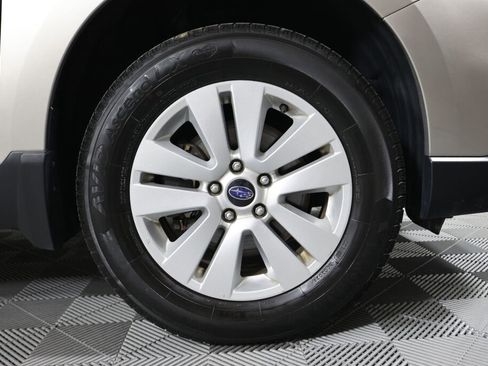 Used 2017 Subaru Outback 2.5i Premium image 6