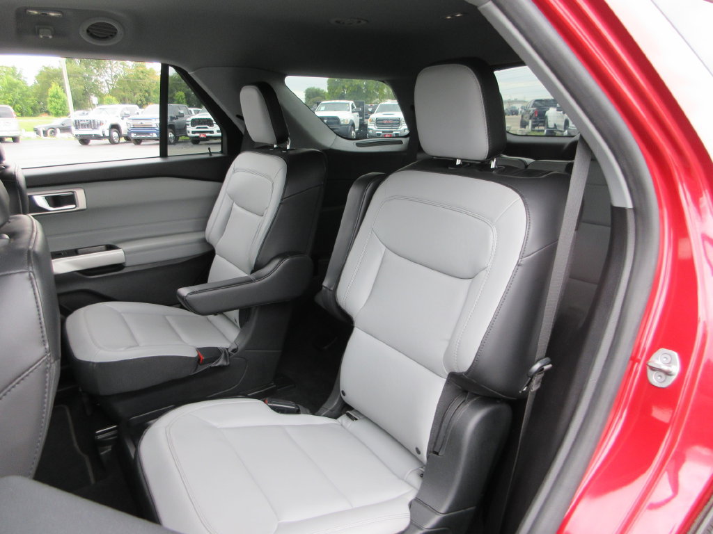 Used 2021 Ford Explorer XLT w/ Equipment Group 202A AWD/4WD image 20