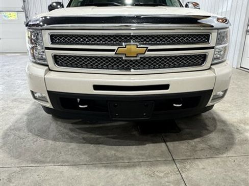 Used 2012 Chevrolet Silverado 1500 LTZ w/ LTZ White Diamond Edition AWD/4WD image 3
