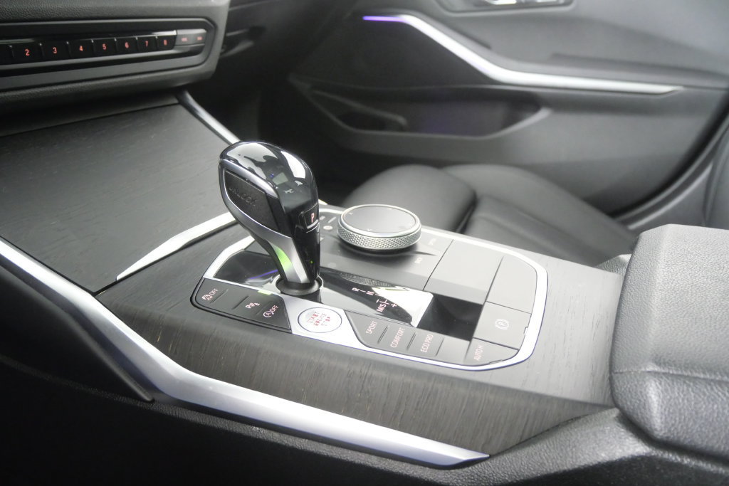 Used 2021 BMW 330i Sedan w/ Premium Package RWD image 26