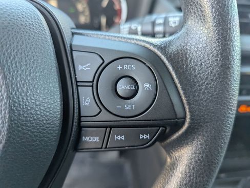 Used 2023 Toyota RAV4 XLE AWD/4WD image 22