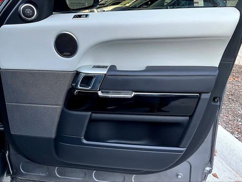 Used 2022 Land Rover Range Rover Sport SVR Carbon Edition image 21