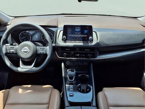 Certified 2023 Nissan Rogue SV FWD image 13