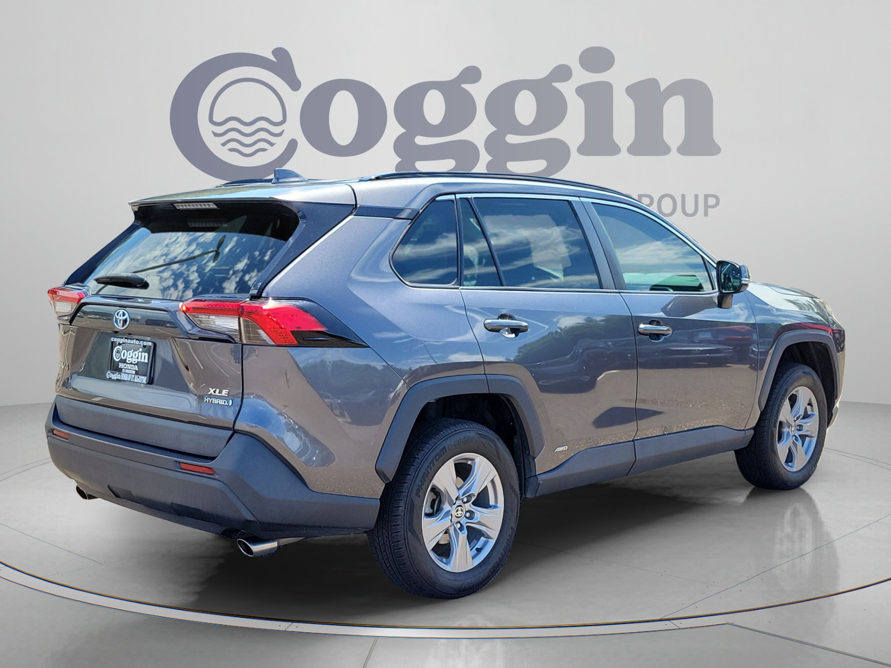 Used 2022 Toyota RAV4 XLE w/ Convenience Package AWD/4WD image 5