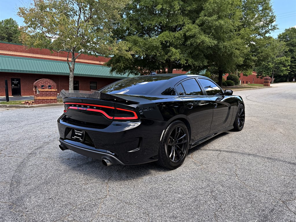 Used 2017 Dodge Charger R/T RWD image 5