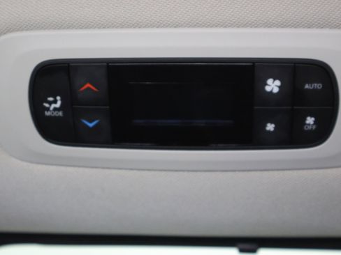 Used 2024 Chrysler Pacifica Touring-L FWD image 34