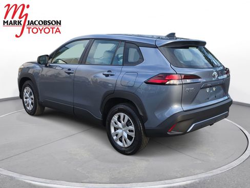 Used 2026 Toyota Corolla Cross L image 11