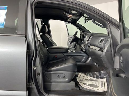 Used 2018 Nissan Titan SL w/ Midnight Edition RWD image 39