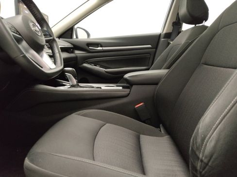 Used 2023 Nissan Altima 2.5 SV w/ SV Premium Package FWD image 17
