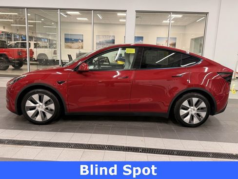Used 2023 Tesla Model Y Long Range image 5