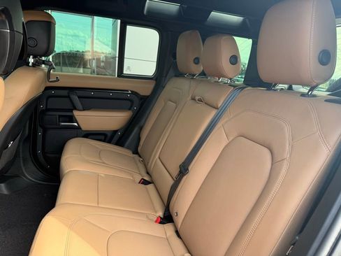 New 2026 Land Rover Defender 110 X-Dynamic SE AWD/4WD image 8