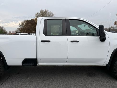 Used 2023 Chevrolet Silverado 2500 W/T image 33