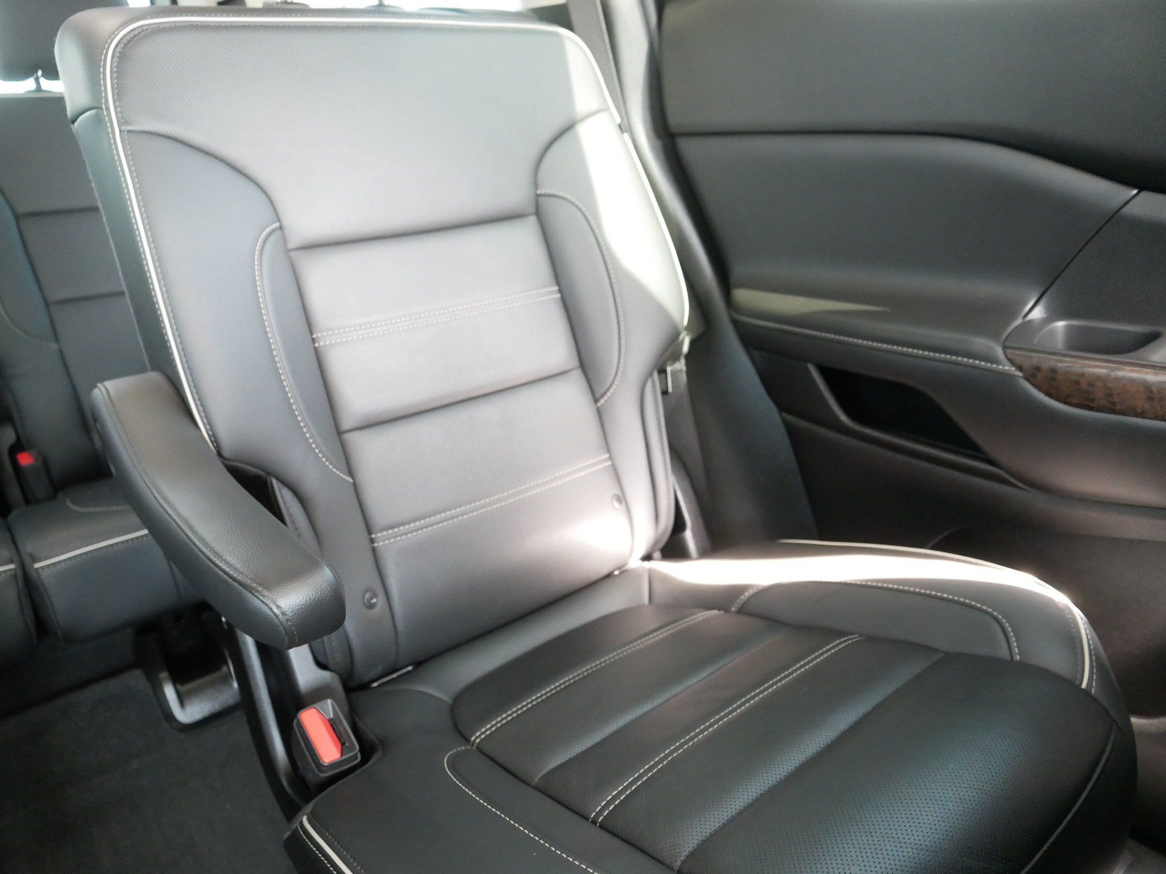 Used 2022 GMC Acadia Denali w/ Trailering Package AWD/4WD image 14
