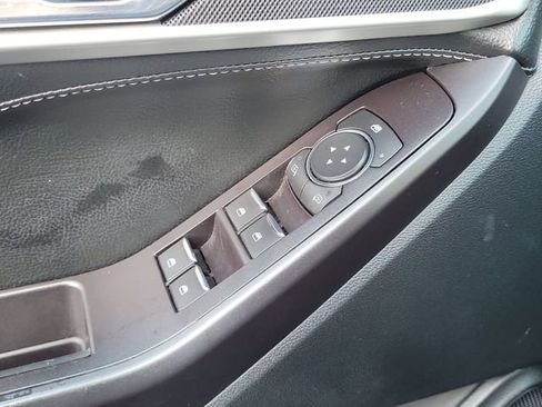 Used 2020 Ford Explorer XLT image 15