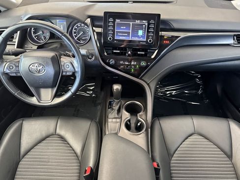 Used 2023 Toyota Camry SE w/ Convenience Package FWD image 3
