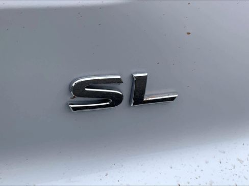 Used 2025 Nissan Pathfinder SL FWD image 10