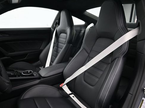 Certified 2026 Porsche 911 Carrera GTS RWD image 31