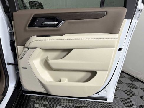 New 2026 GMC Yukon XL Denali w/ Sun & Power Step Package image 17