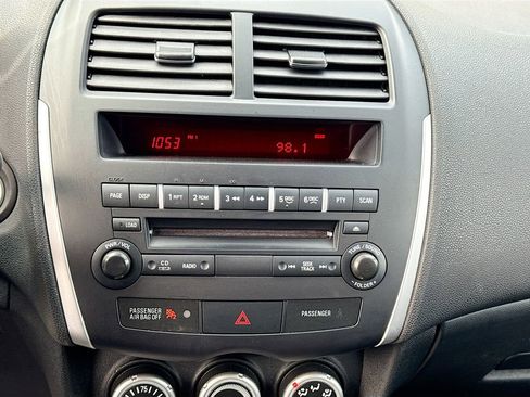 Used 2011 Mitsubishi Outlander Sport SE image 11