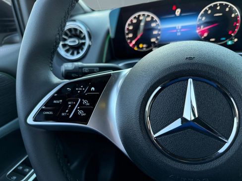 New 2026 Mercedes-Benz GLB 250 image 13