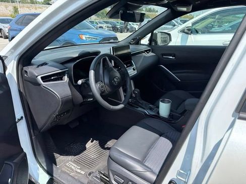 Used 2025 Toyota Corolla Cross AWD Hybrid w/ Convenience Package image 4
