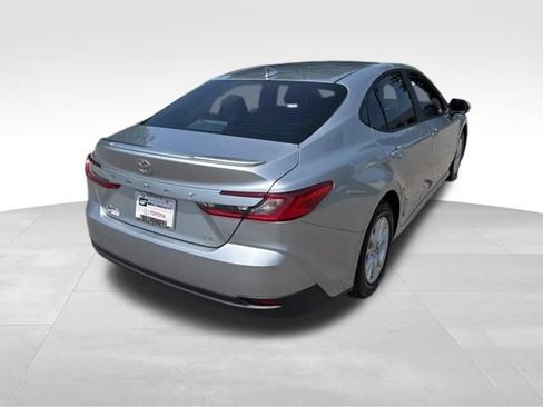 Used 2025 Toyota Camry LE w/ Convenience Package FWD image 5