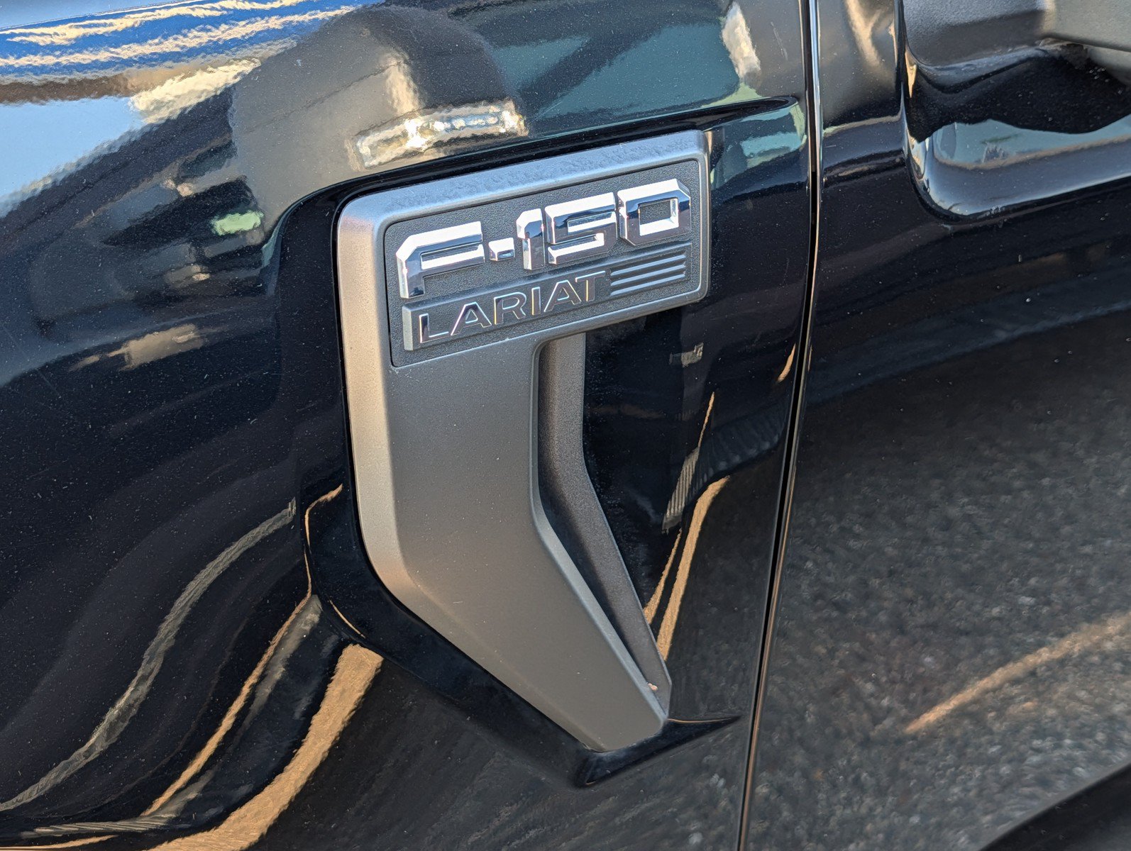 Used 2023 Ford F150 Lariat w/ Equipment Group 502A High AWD/4WD image 9