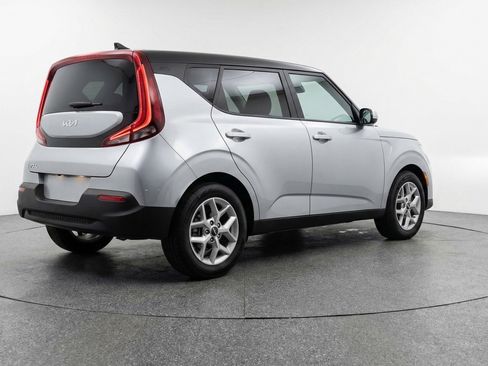 Used 2025 Kia Soul LX w/ LX Technology Package image 9