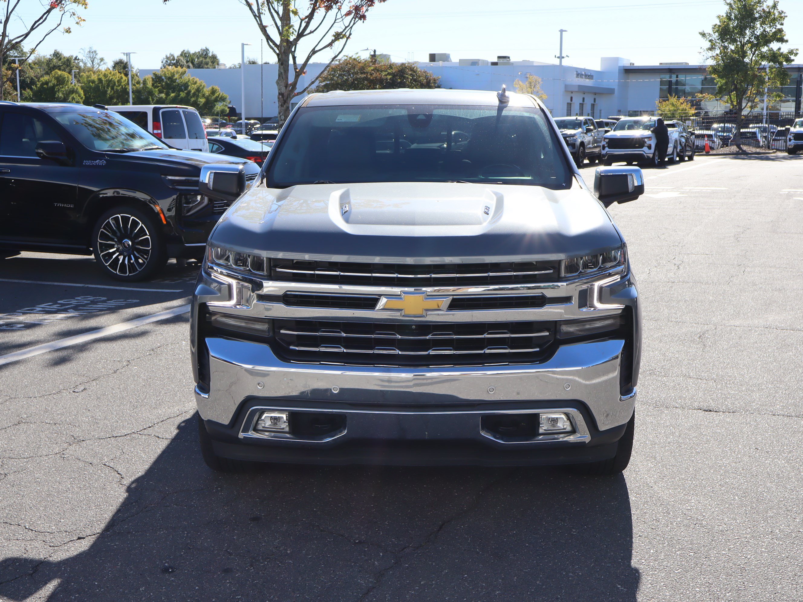 Used 2022 Chevrolet Silverado 1500 LTZ w/ LTZ Premium Package AWD/4WD image 15
