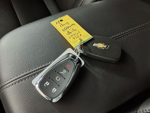 Used 2024 Chevrolet Equinox Premier AWD/4WD image 24