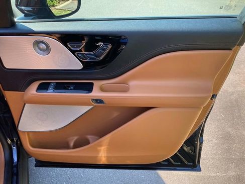 Used 2023 Lincoln Aviator Black Label w/ Class IV Trailer Tow Package AWD/4WD image 36