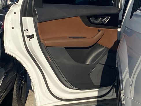 Used 2018 Audi Q7 3.0T Premium Plus w/ Premium Plus Package image 15