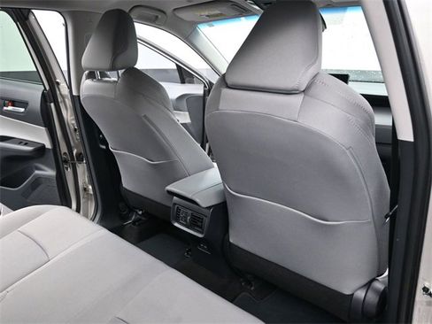 Used 2024 Toyota Venza LE image 12