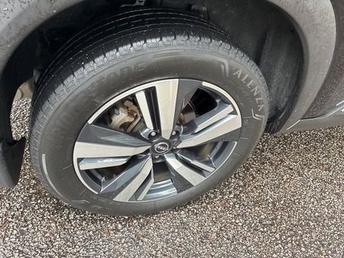 Used 2023 Nissan Rogue SL w/ SL Premium Package image 15