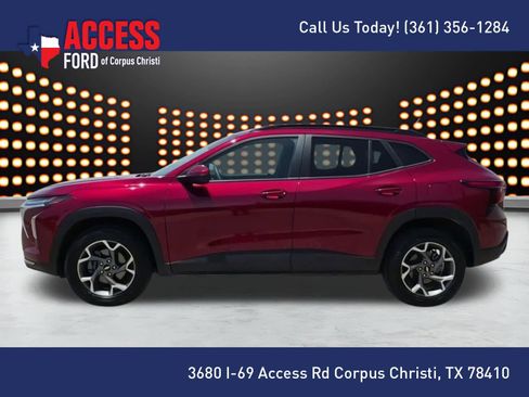 Used 2025 Chevrolet Trax LT FWD image 5
