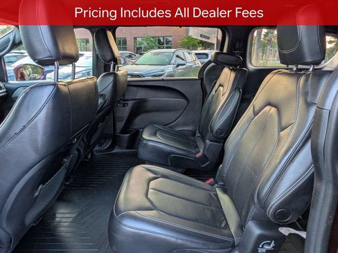Used 2022 Chrysler Pacifica Touring-L w/ S Appearance Package FWD image 14